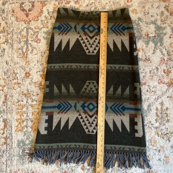 True Grit Women’s Blanket Fringe Skirt Size 8 Southwestern Tribal Wool Blend - Picture 16 of 17